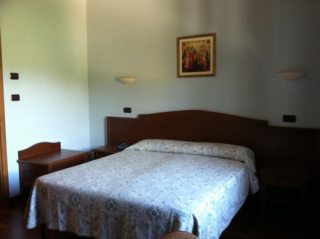אסקולי פיצ'נו Agriturismo La Cantina חדר תמונה