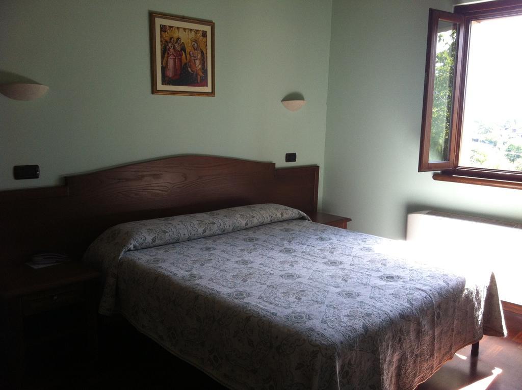 אסקולי פיצ'נו Agriturismo La Cantina חדר תמונה